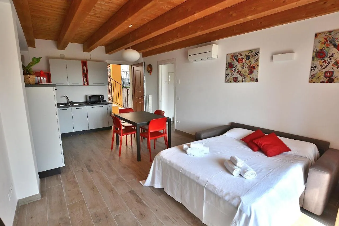 Red Apartment In Marciaga Di Costermano