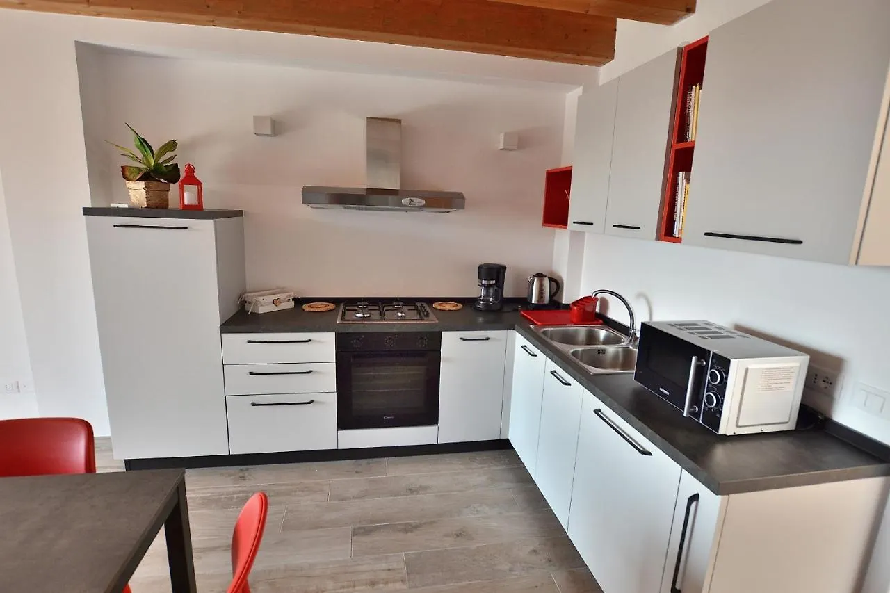 Red Apartment In Marciaga Di Costermano
